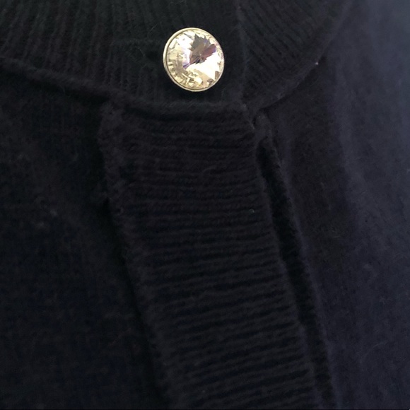 Navy sweater with diamond buttons - Picture 3 of 5